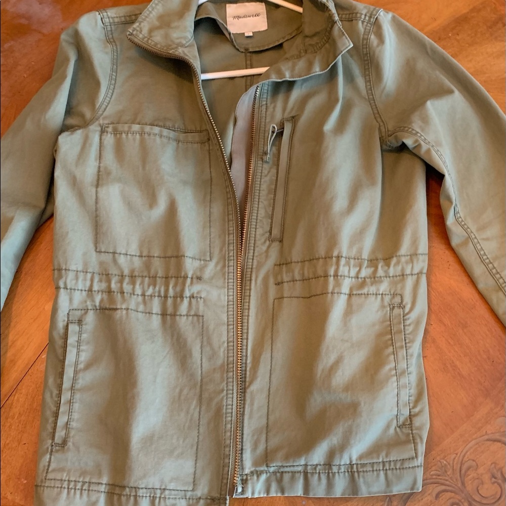 Madewell Army green jacket. Lightweight. Excellent used condition.